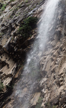 Прогулка к великолепному водопаду Илису