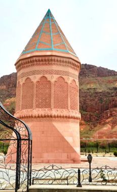 Magnificently adorned Gulustan Mausoleum