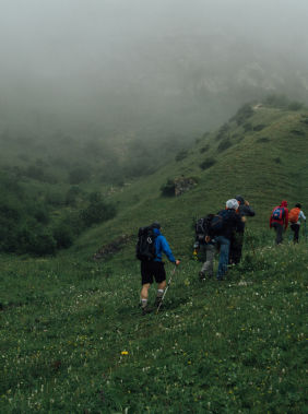 Hiking along the Kuzun – Yergi Kek trail