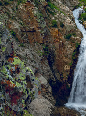 Pazmari Waterfall torrent of serenity