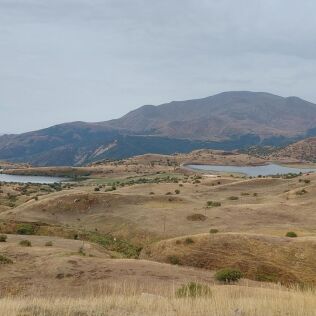 hiking along the Ashaghi Batabat Lake – Zorbulag Route