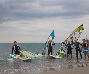 windsurfing in Azerbaijan